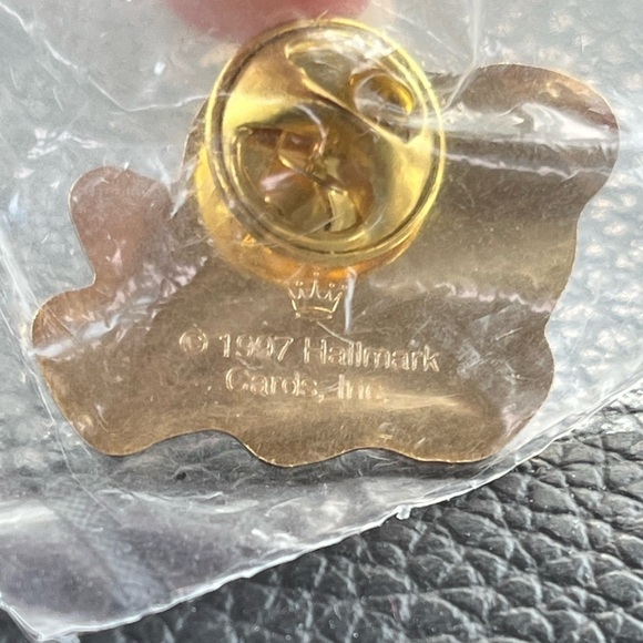 Hallmark Cards Letters To Santa 1997 Pin Vintage Collectible - Picture 3 of 6